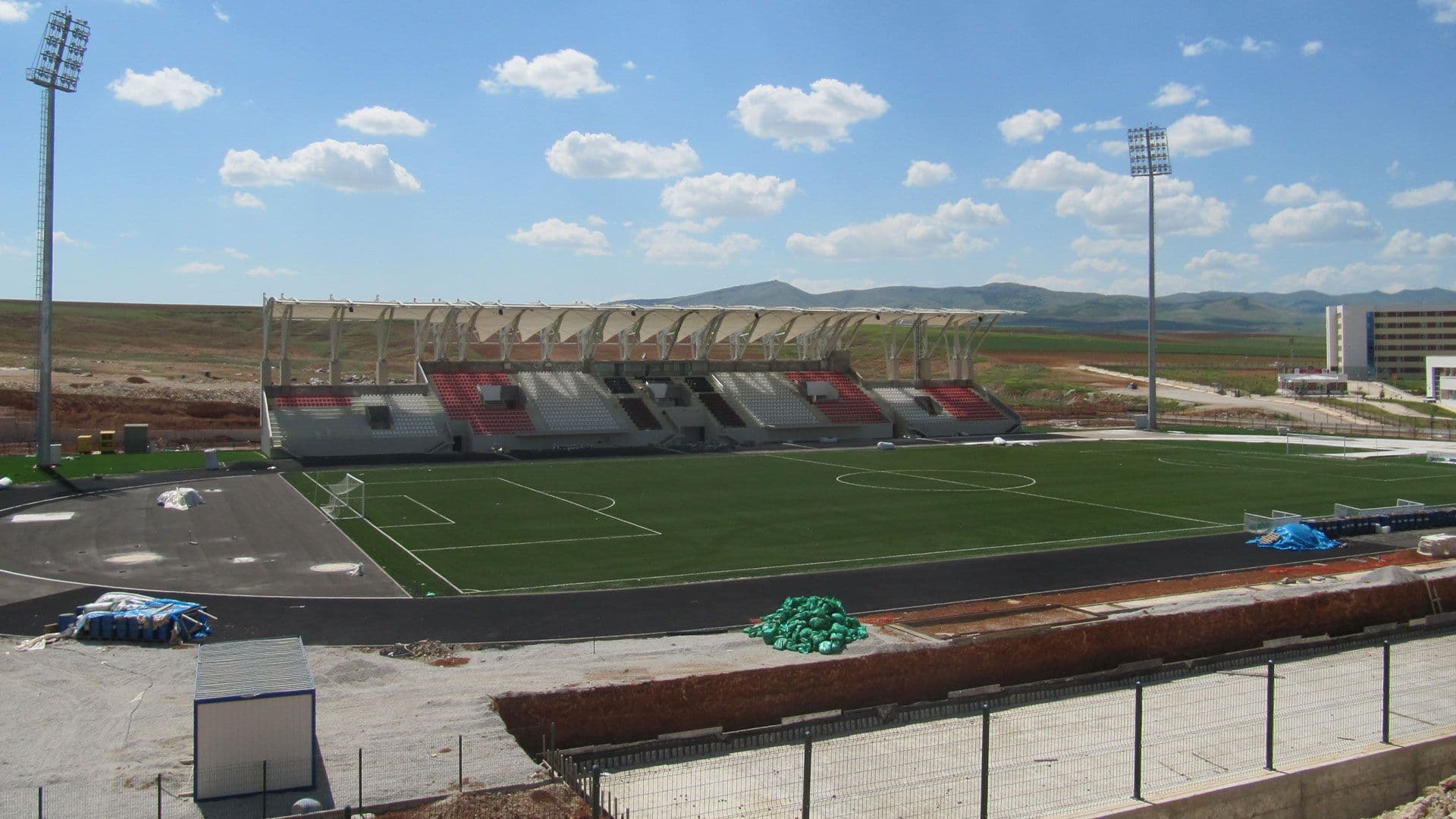 Ahi Evran Üniversitesi Rektörlük ve Olimpik Spor Sahası — 3